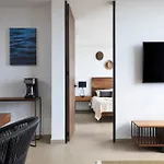Downtown Modern Apartment Unique Location